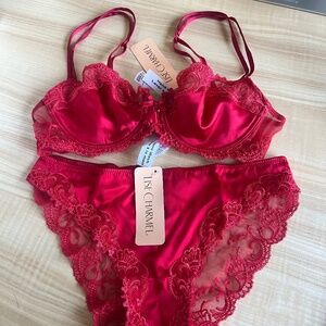 Lise Charmel Splendeur Soie Rouge lingerie set 32C/S